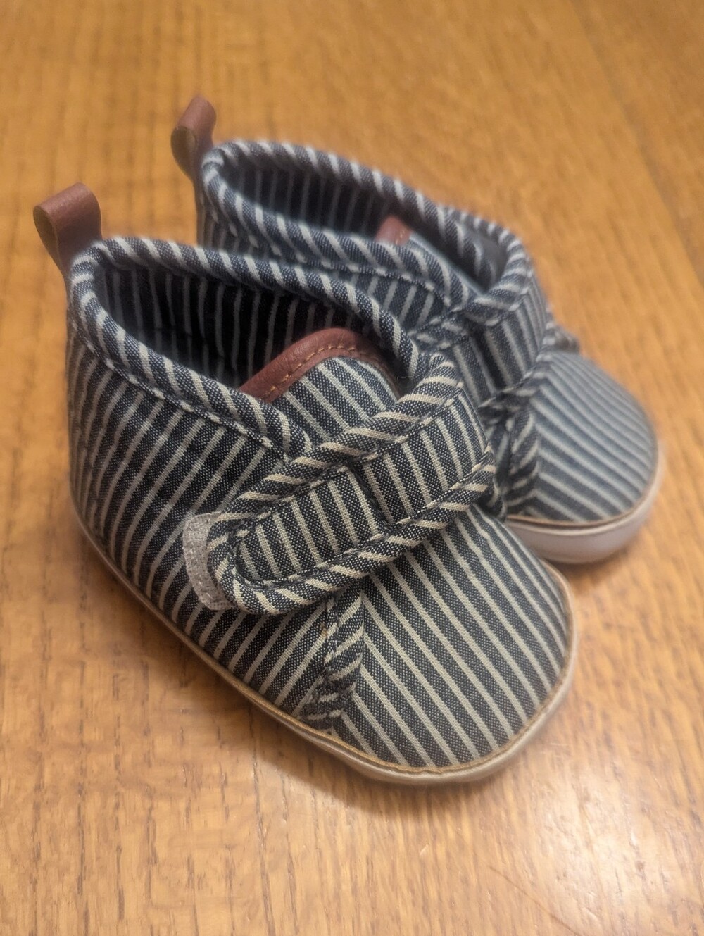 OshKosh Baby b'gosh Shoes│ Blue & White Striped  │Hook and Loop │Size 2 │ 3-6M